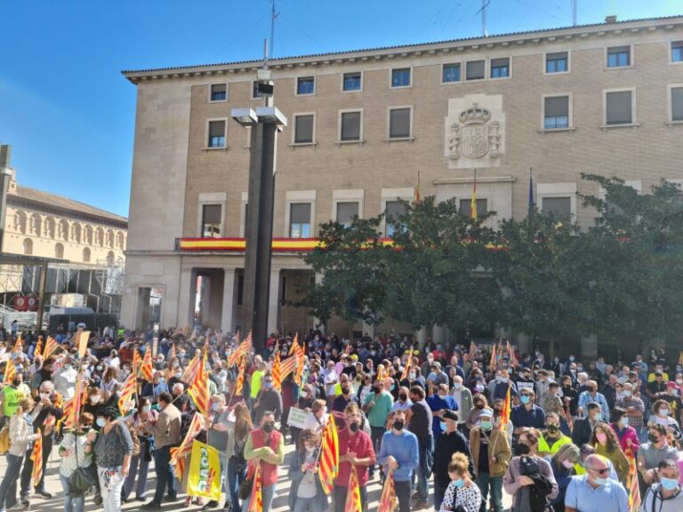 1615-es-noticiasmanifestacion-en-zaragoza-no-a-la-propuesta-planas