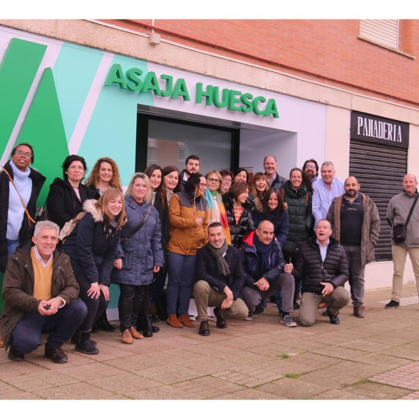 1692-es-noticiasreunion-anual-de-personal-con-todo-el-equipo-de-asaja